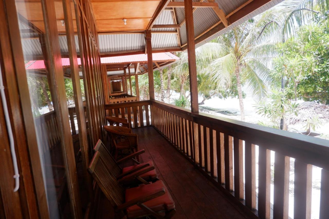 Wanci Wakatobi Patuno Diving And Beach Resort By Sahid מראה חיצוני תמונה